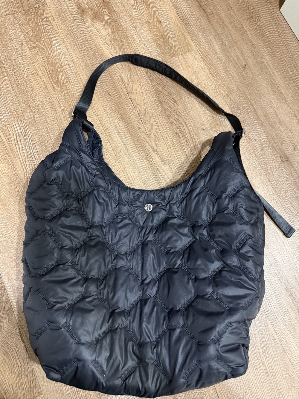 Lululemon Athletica Black Quilted shoulder bag with Logo